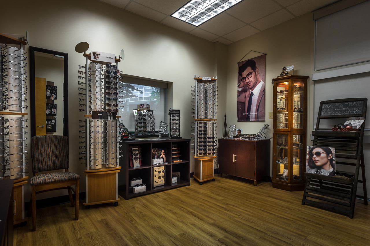 inside of the north oaks optical shop